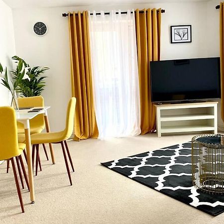 Smartrips Apartments - Lakeside/Thurrock Уэст-Таррок Экстерьер фото